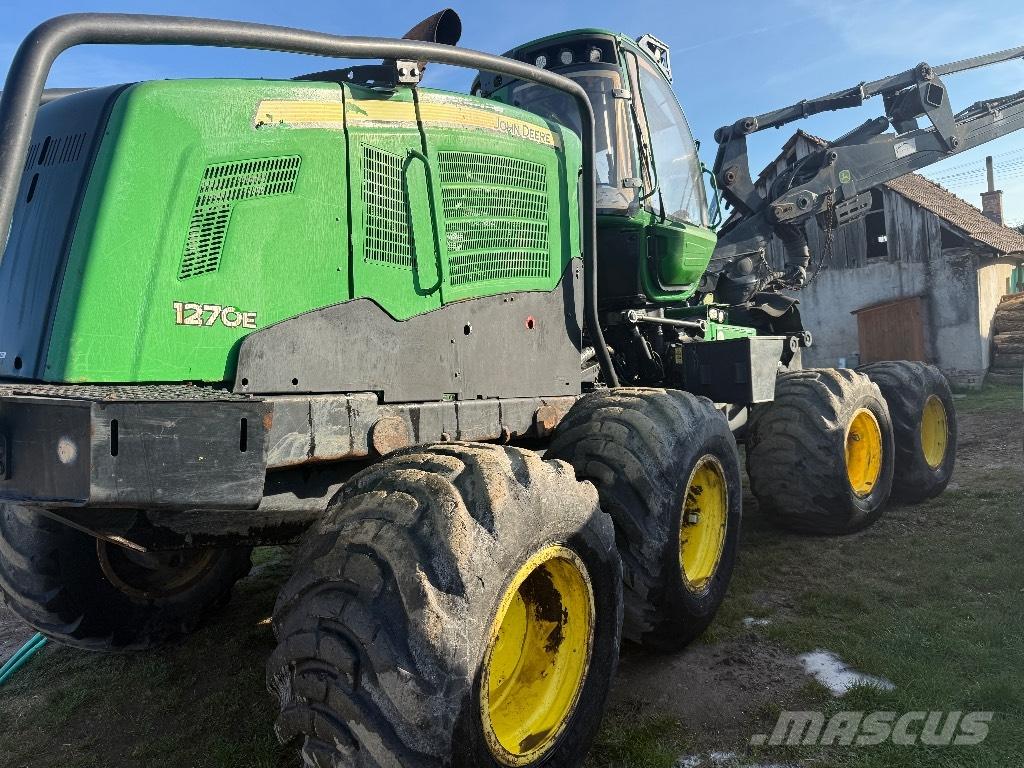 John Deere 1270 E Miško technika (Harvesteriai)
