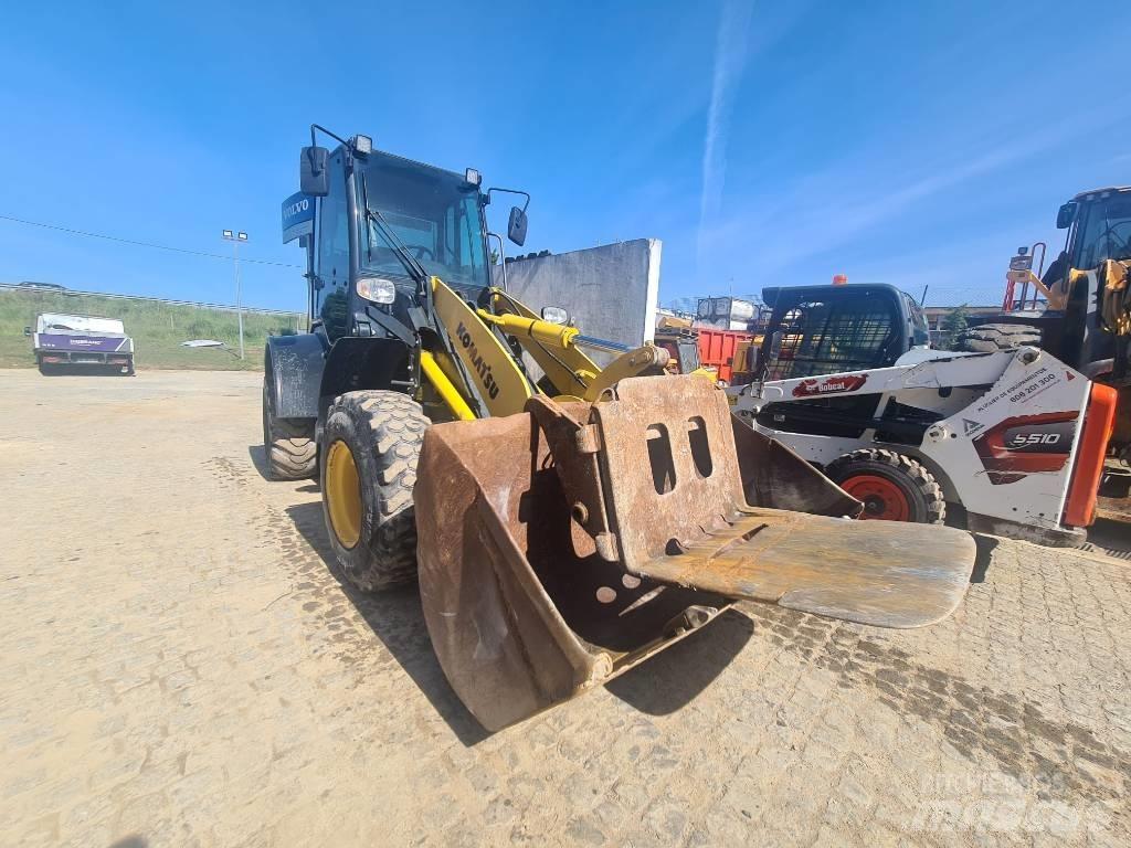 Komatsu WA 100 M Naudoti ratiniai krautuvai