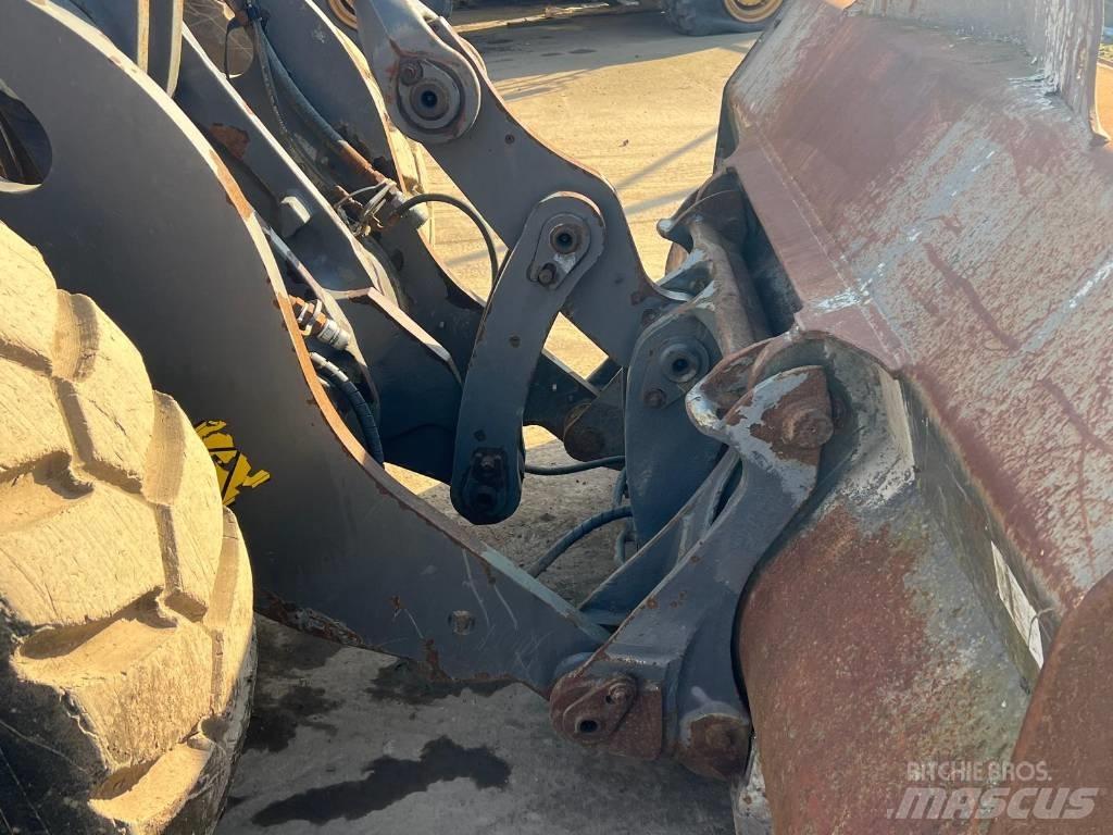 Volvo L 70 H Naudoti ratiniai krautuvai
