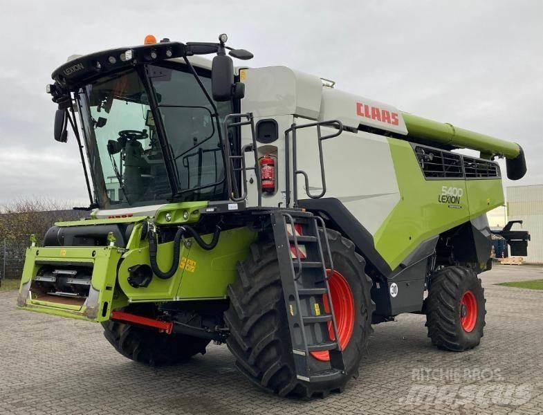 CLAAS LEXION 5400 Derliaus nuėmimo kombainai
