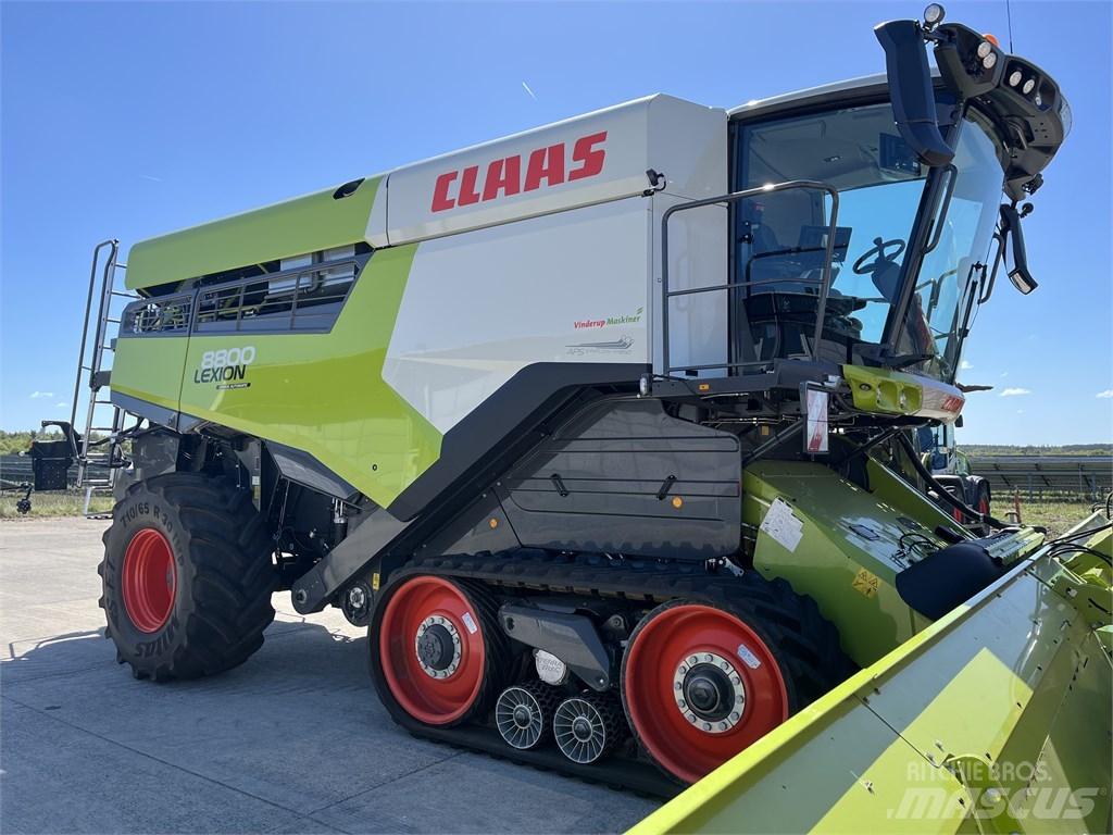 CLAAS Lexion 8800TT Derliaus nuėmimo kombainai