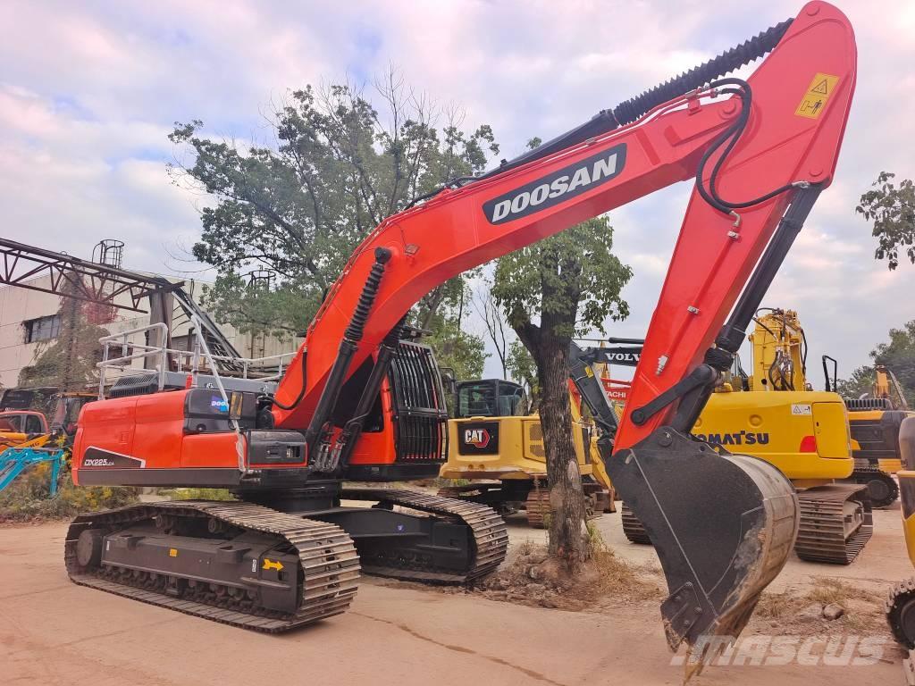 Doosan DX 225 Vikšriniai ekskavatoriai