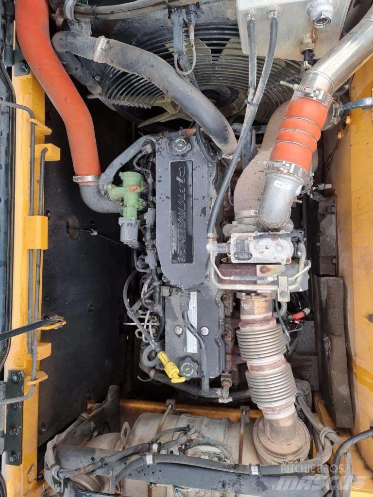 Hyundai HX 300 L Vikšriniai ekskavatoriai
