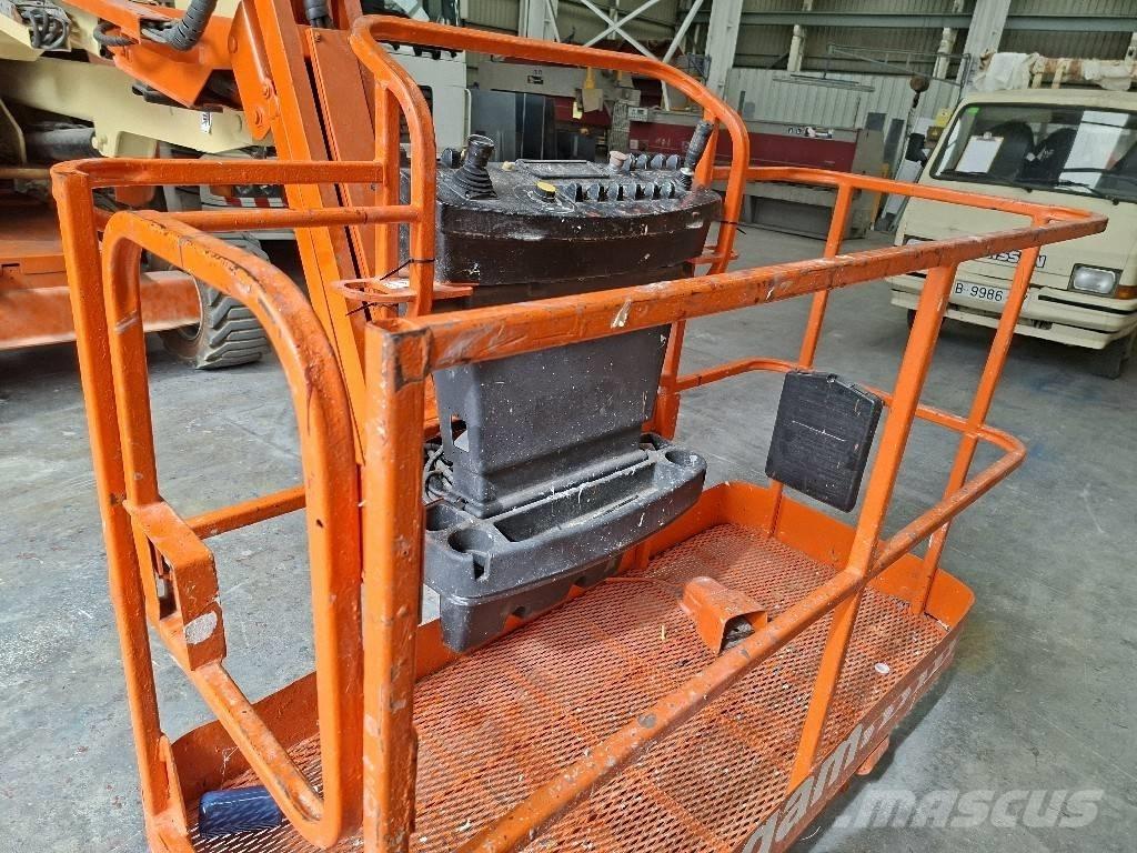 JLG 450 AJ Kompaktiškas savaeigis strėlinis keltuvas