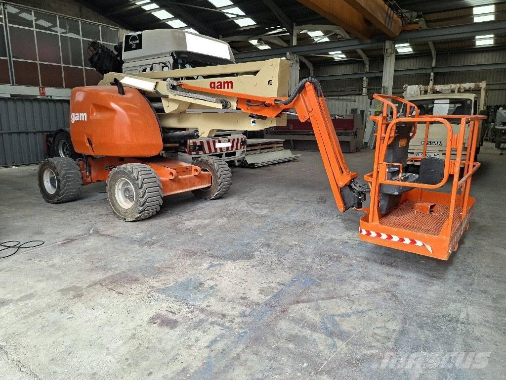 JLG 450 AJ Kompaktiškas savaeigis strėlinis keltuvas