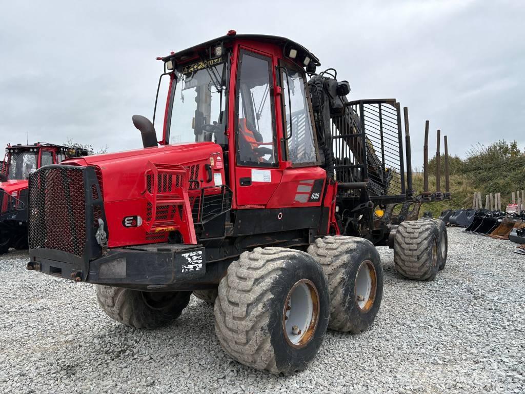 Komatsu 835 Naudoti miškovežiai (Forvarderiai)