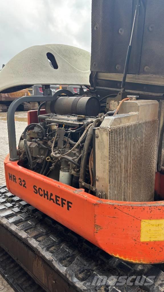 Schaeff HR 32 Vidutinės galios ekskavatoriai 7-12 t