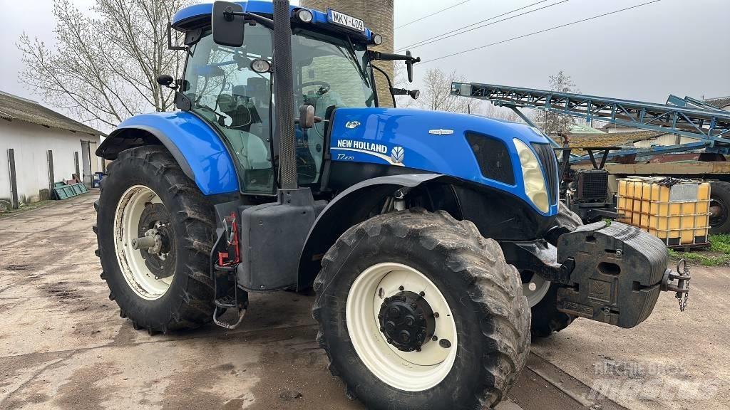 New Holland T 7.270 Traktoriai