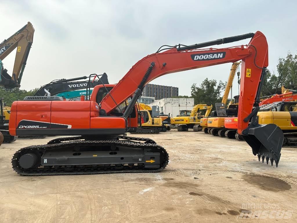 Doosan DX 225 LC-9 Vikšriniai ekskavatoriai
