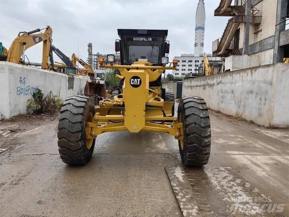 CAT 140K Greideriai