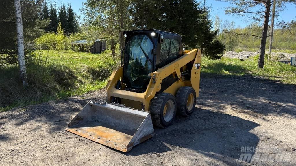 CAT 226 D Krautuvai su šoniniu pasukimu