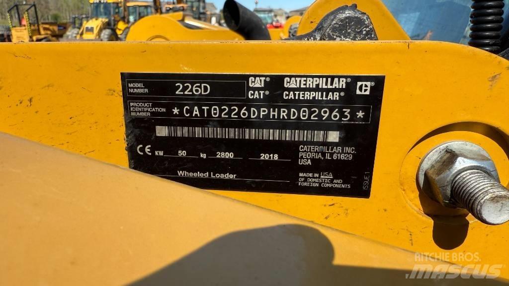 CAT 226 D Krautuvai su šoniniu pasukimu