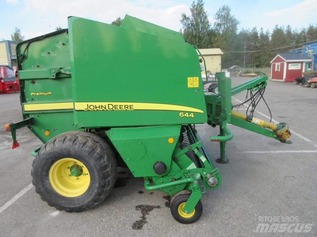 John Deere 644 Ritinių presai