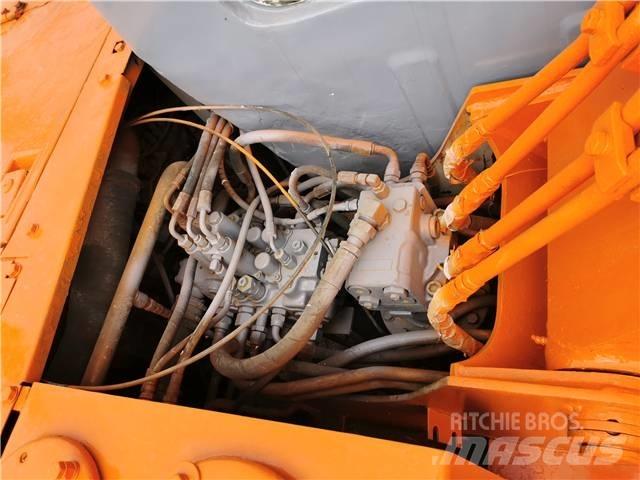 Hitachi EX60 Vikšriniai ekskavatoriai