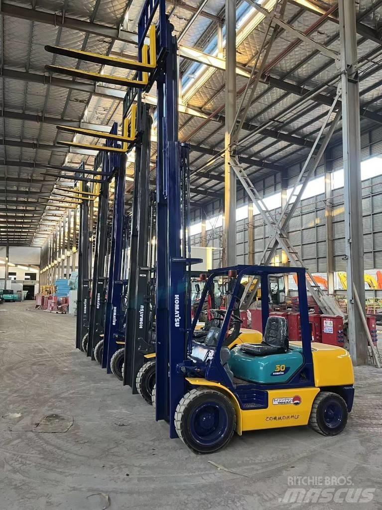 Komatsu FD 30 T-17 Dyzeliniai krautuvai