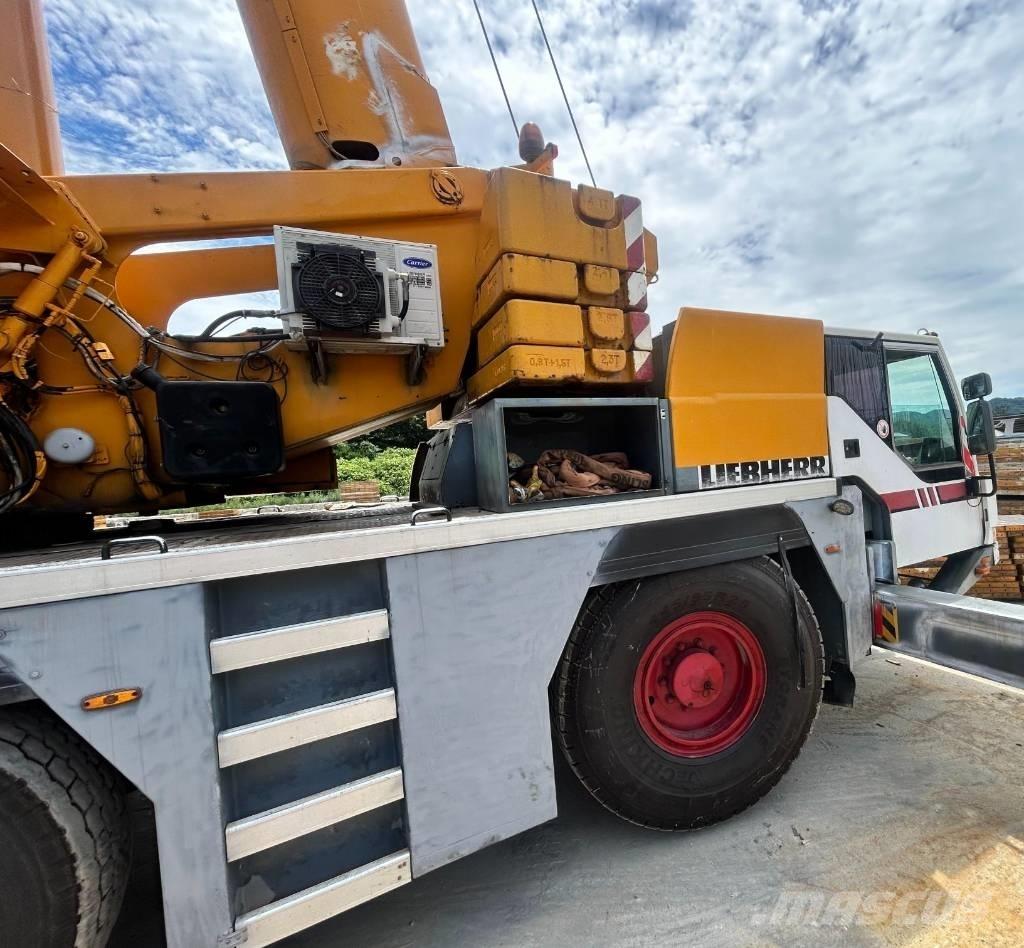 Liebherr LTM 1055 Visureigiai kranai