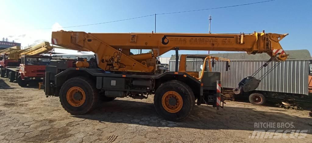 Liebherr 1030 Neapdoroto reljefo kranai
