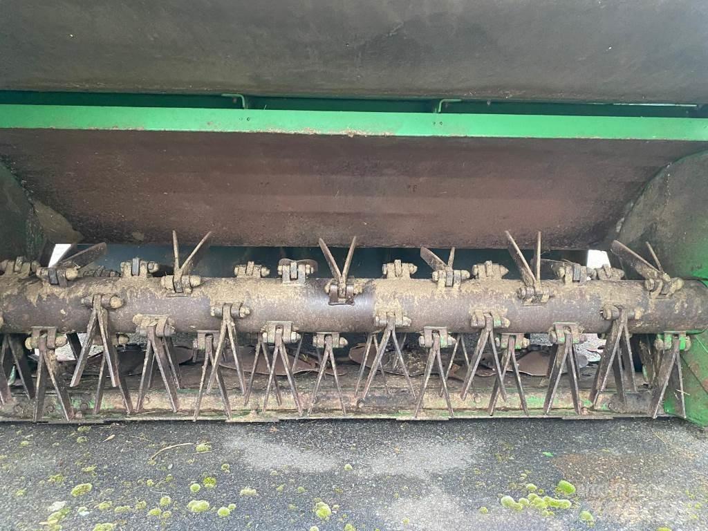 John Deere 730 Montuojamos ir prikabinamos šienapjovės