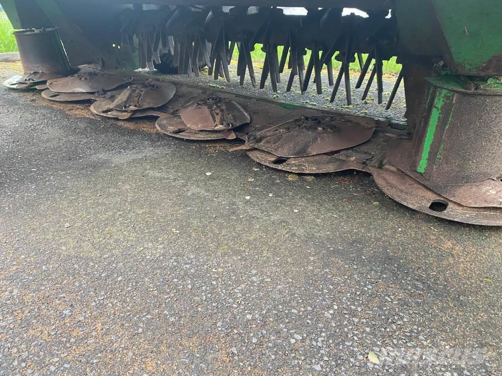 John Deere 730 Montuojamos ir prikabinamos šienapjovės