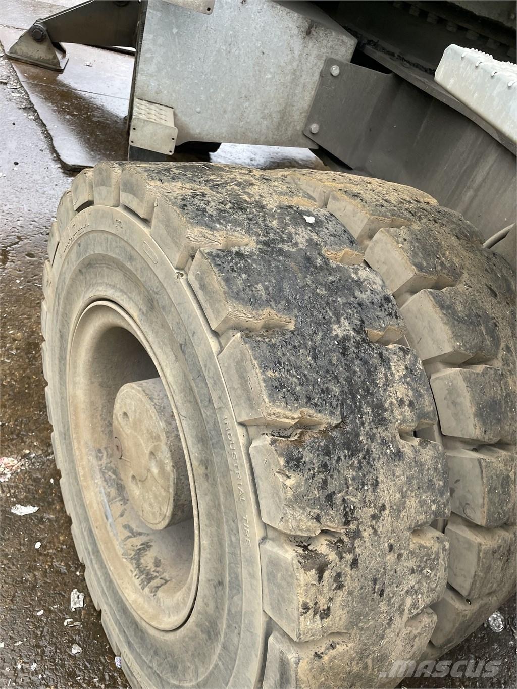 Sennebogen 830 E Atliekų / pramoniniai krautuvai