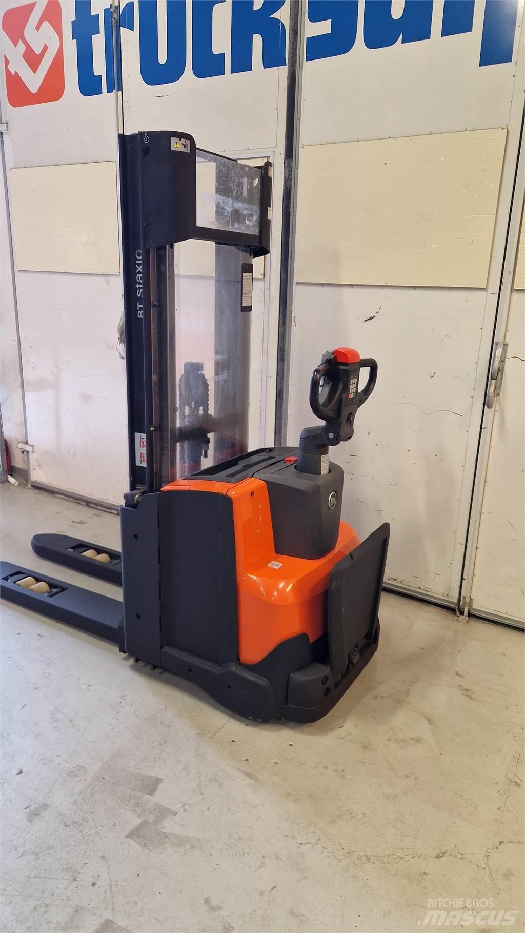 Toyota SWE140L Rankiniai vėžimėliai