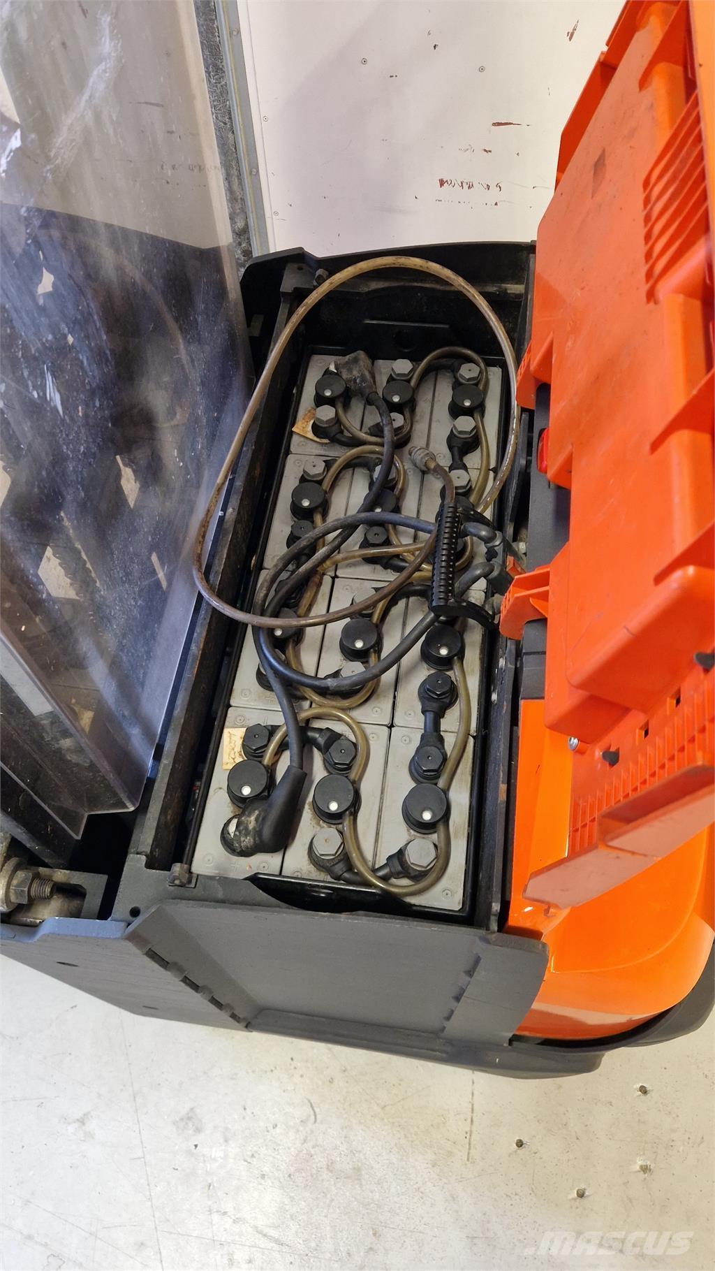 Toyota SWE140L Savaeigiai rietuvai