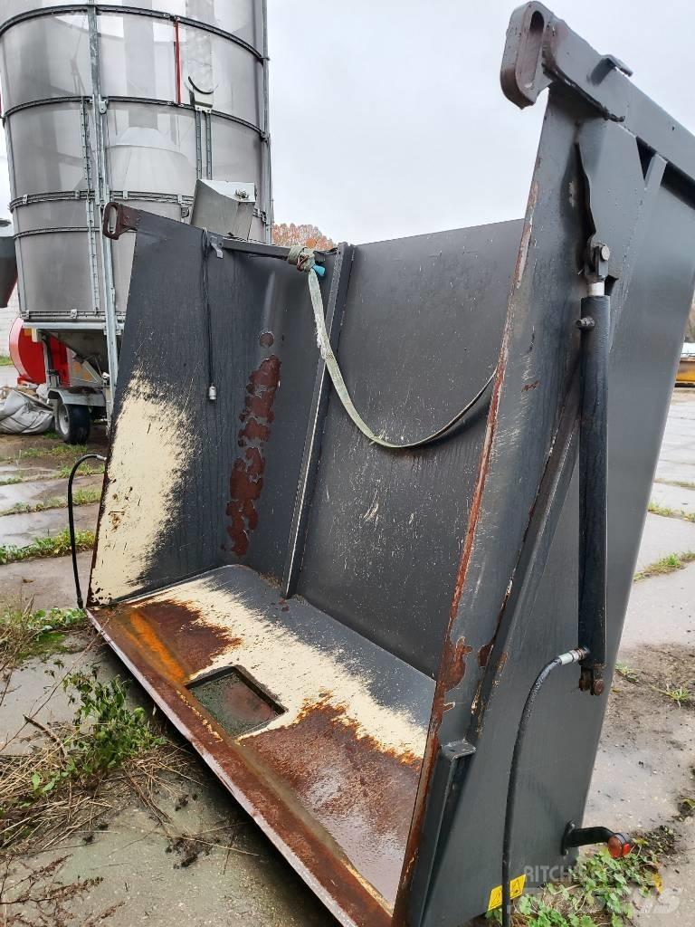 Fliegl ASW271 GIGANT Mėšlo barstytuvai