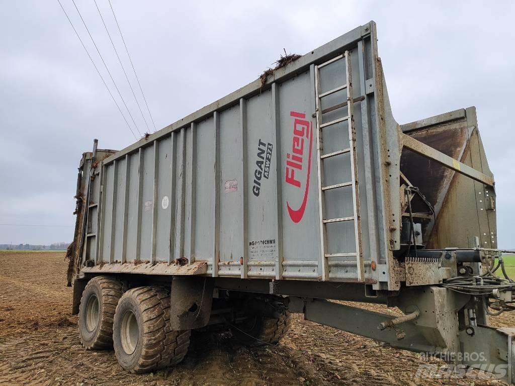 Fliegl ASW271 GIGANT Mėšlo barstytuvai
