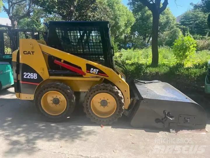 Cata-Dyne 226B Krautuvai su šoniniu pasukimu