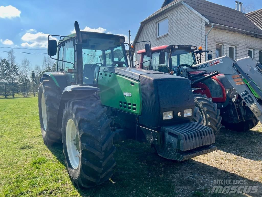 Valtra 8450 Traktoriai