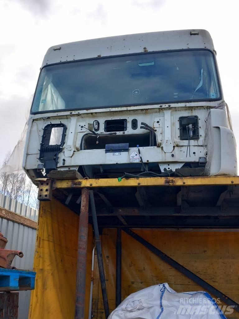 DAF XF105.460 Kabinos ir salonai