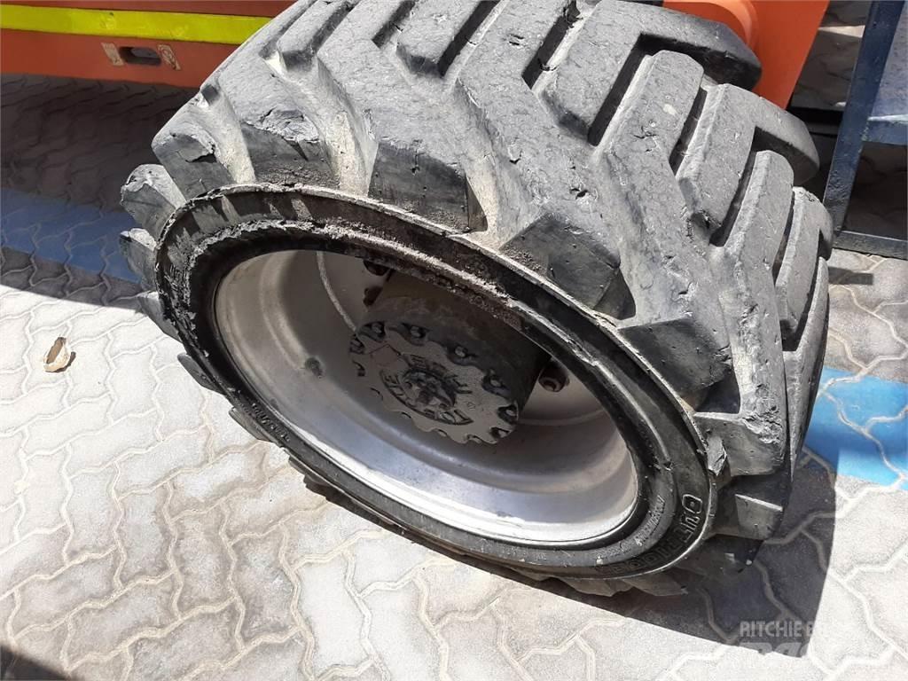JLG 800AJ Alkūniniai keltuvai