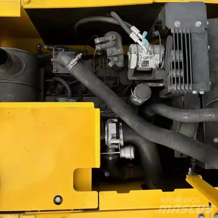 Komatsu PC130 Vikšriniai ekskavatoriai