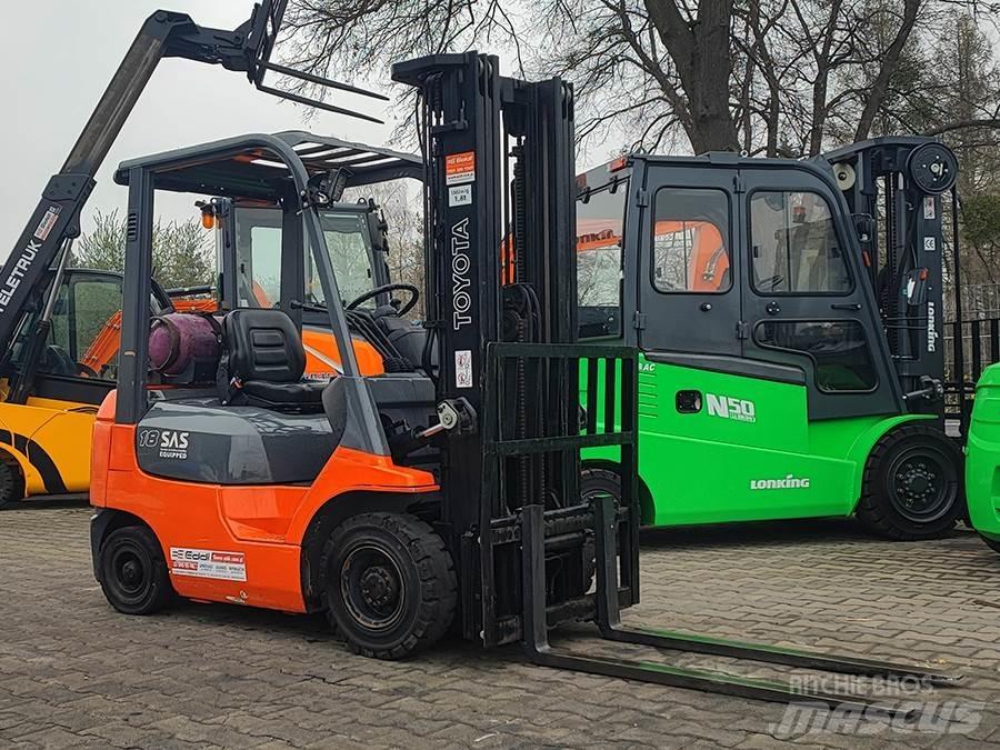 Toyota 42-7FGF18 LPG (dujiniai) krautuvai