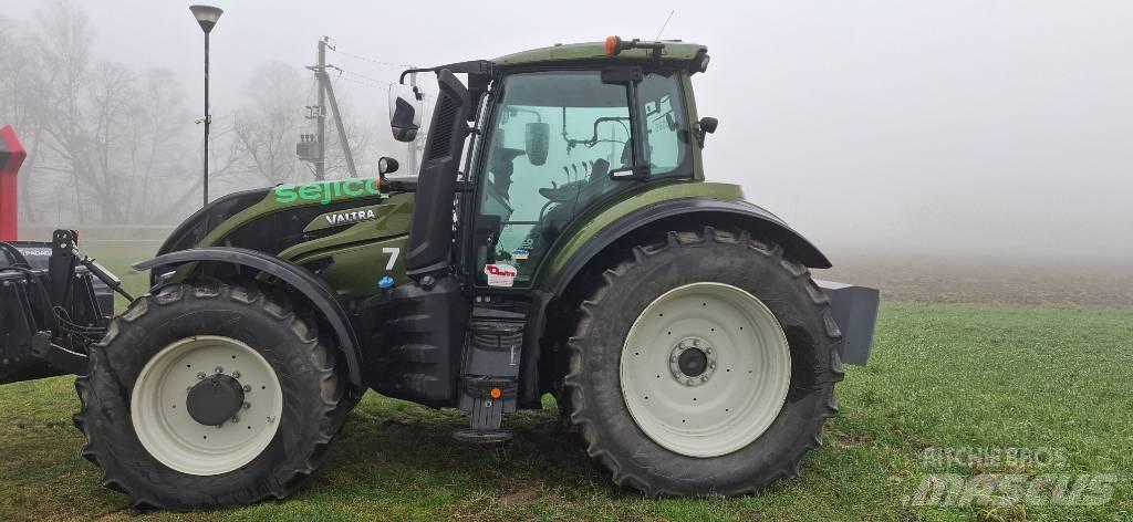 Valtra T235 active Traktoriai