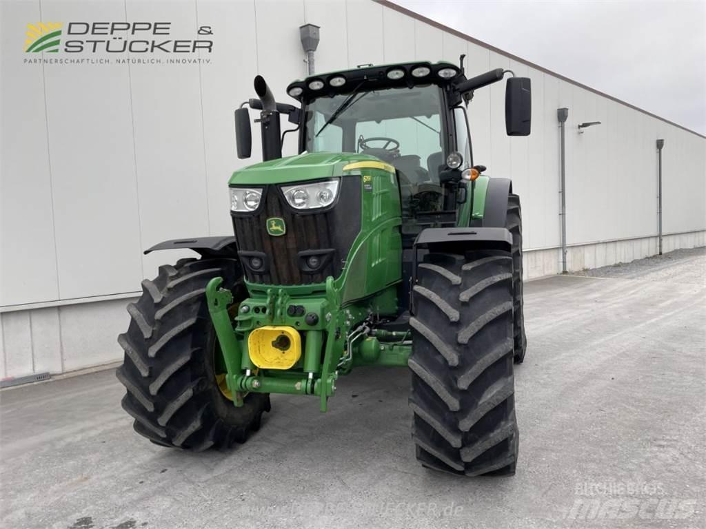 John Deere 6215R Traktoriai