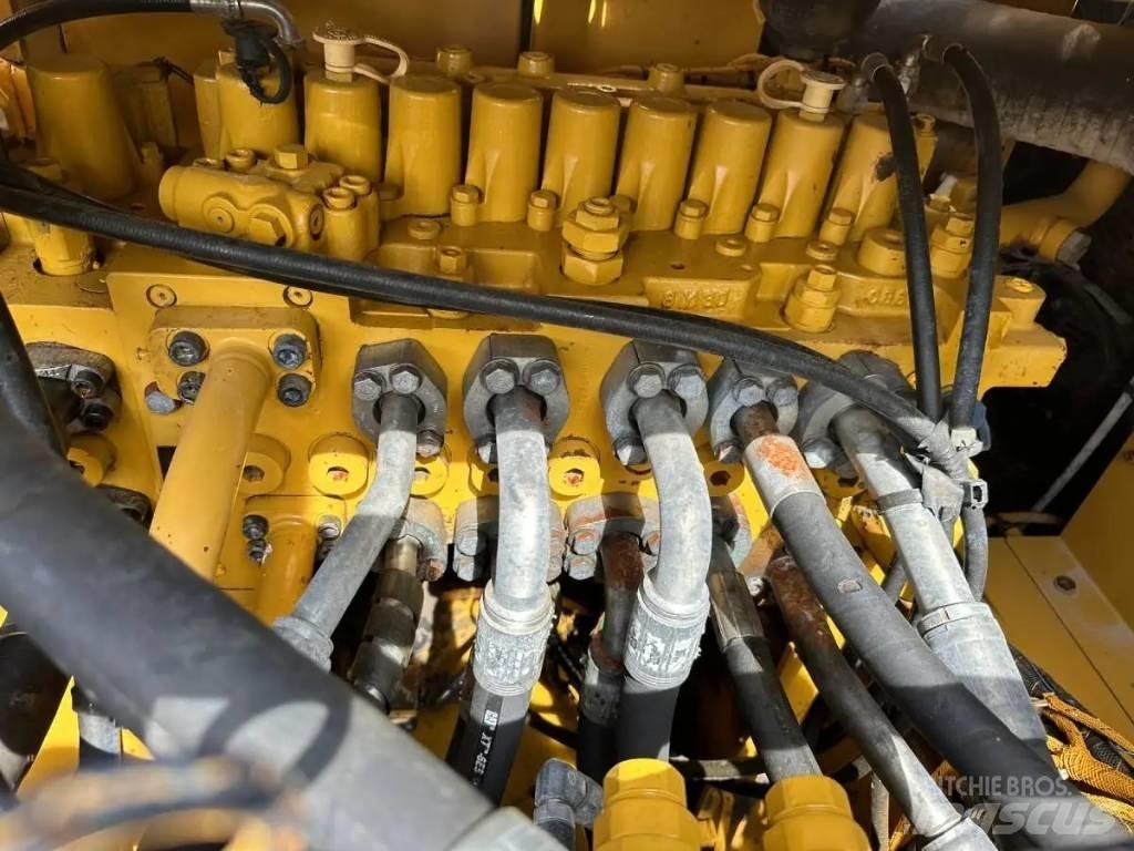 CAT 330GC Vikšriniai ekskavatoriai