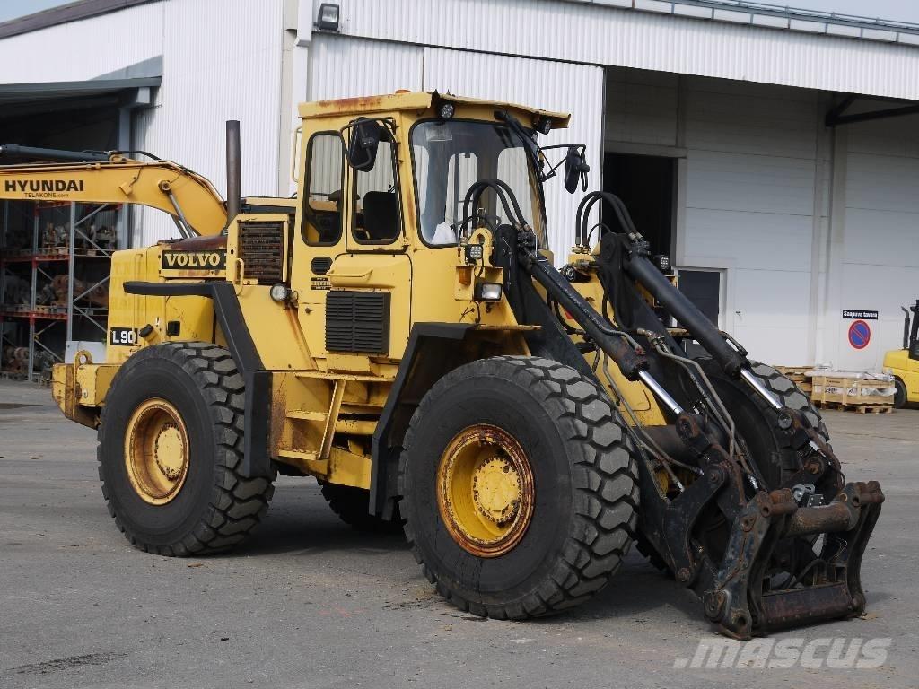 Volvo L 90 Naudoti ratiniai krautuvai
