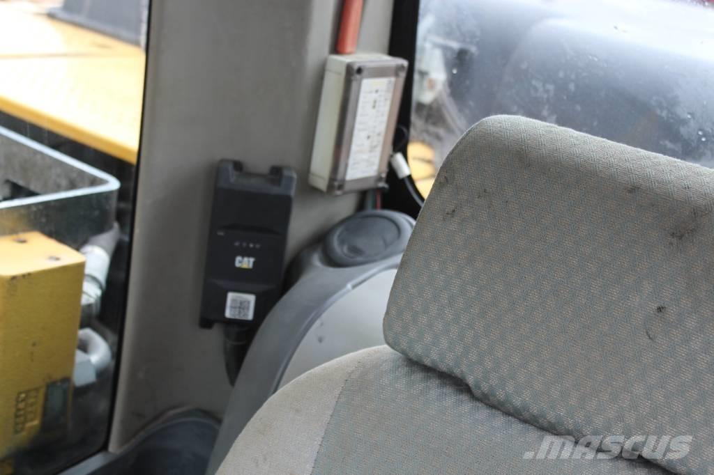 CAT 319 D L Vikšriniai ekskavatoriai