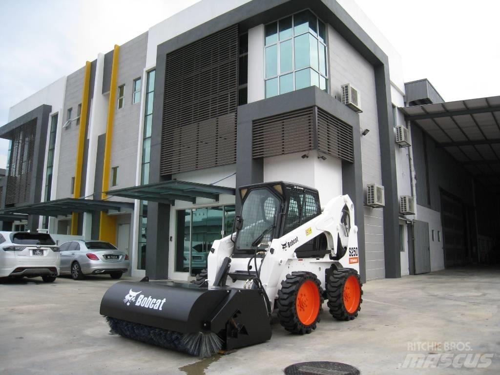 Bobcat S 250 Krautuvai su šoniniu pasukimu