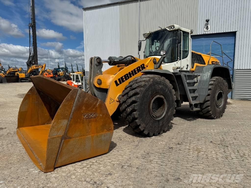 Liebherr L586 Naudoti ratiniai krautuvai