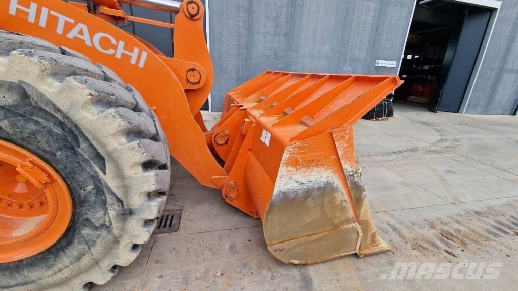 Hitachi ZW310-6 Naudoti ratiniai krautuvai
