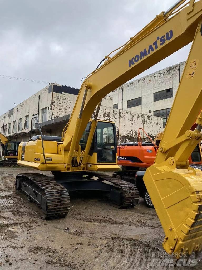 Komatsu 220 Vikšriniai ekskavatoriai