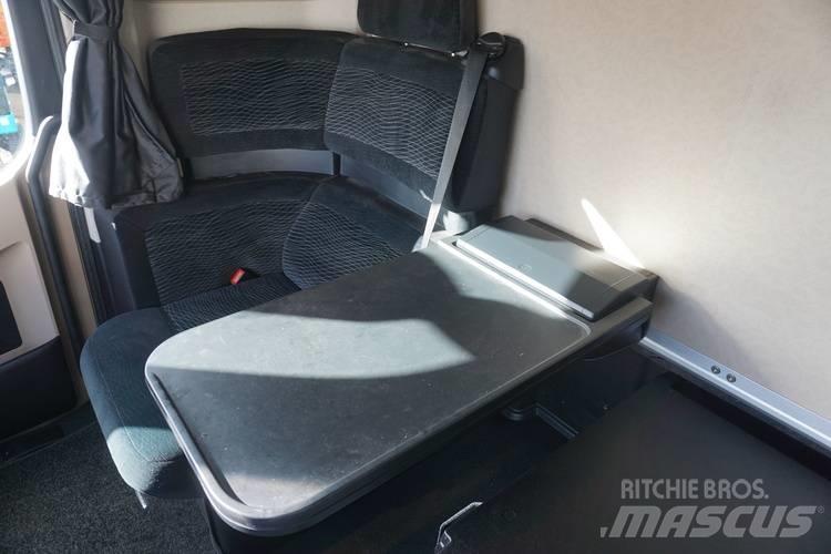 Mercedes-Benz Arocs Savivarčių priekabų vilkikai