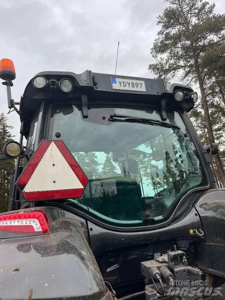 Valtra T 214 D Traktoriai