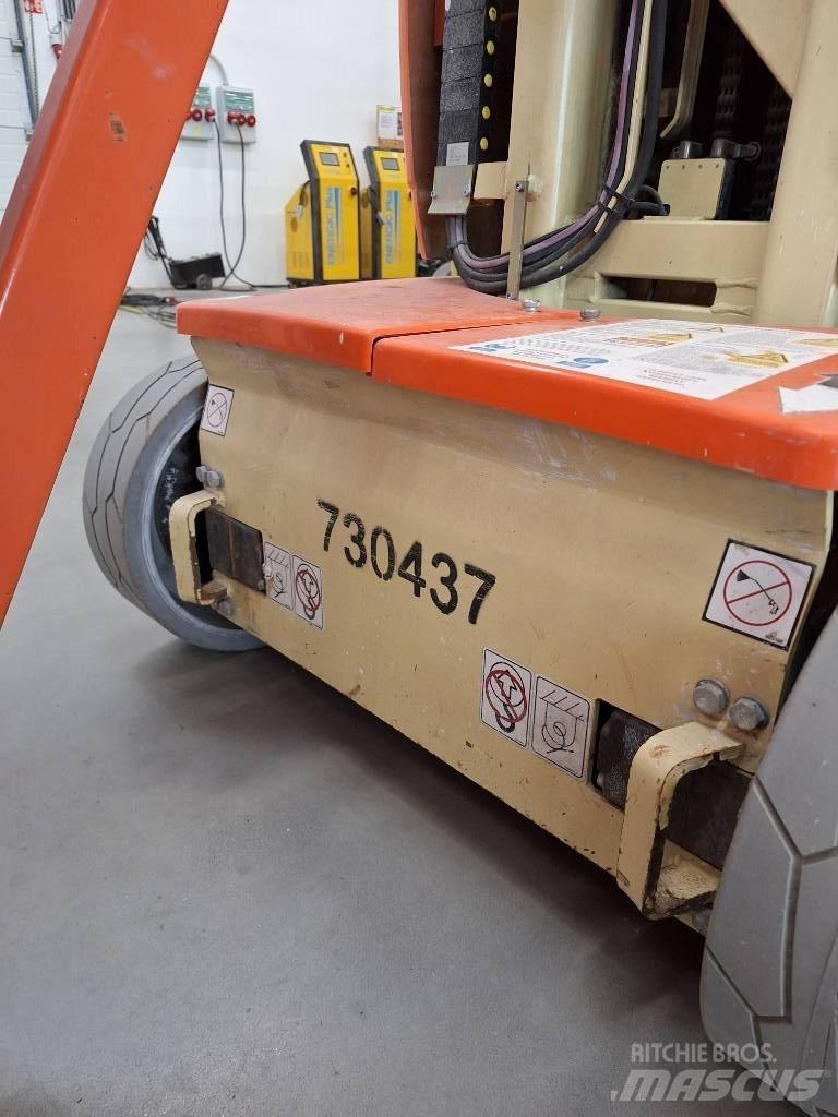 JLG Toucan 10 E Vertikalūs stiebiniai keltuvai