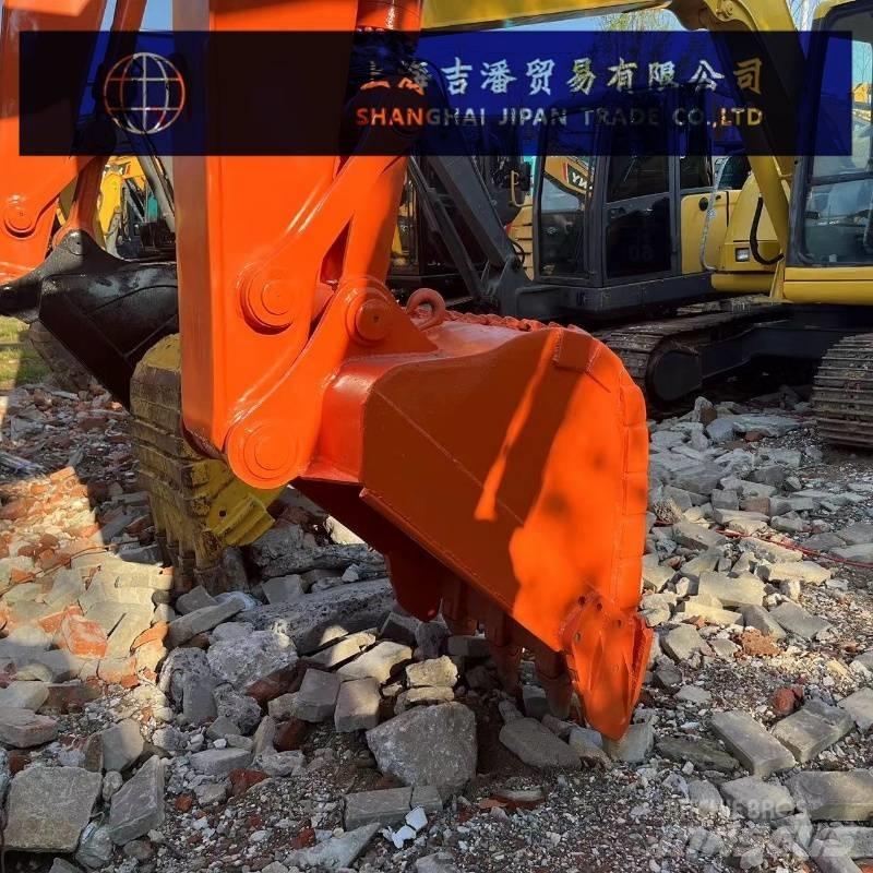 Hitachi ZX 135 Vikšriniai ekskavatoriai