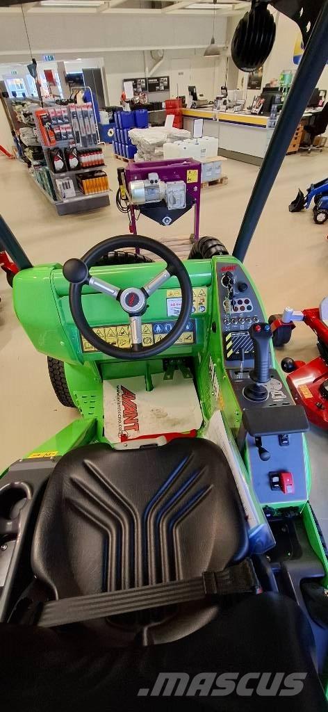 Avant 528 Daugiafunkciniai pakrovėjai