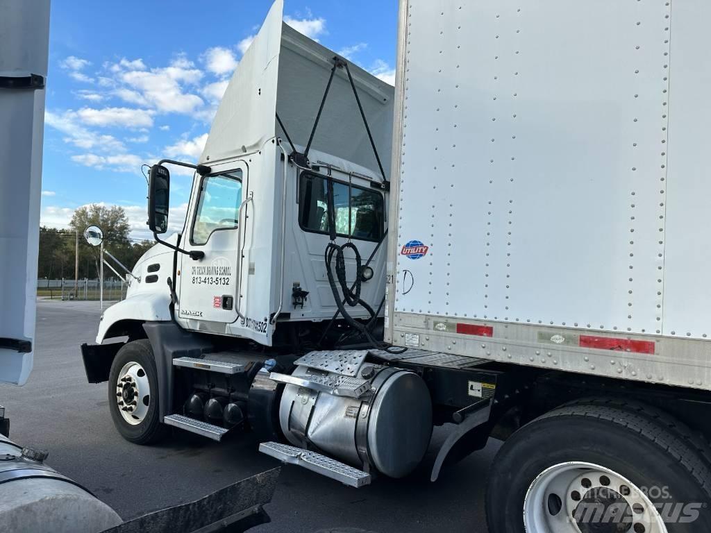 Mack Truck Naudoti vilkikai