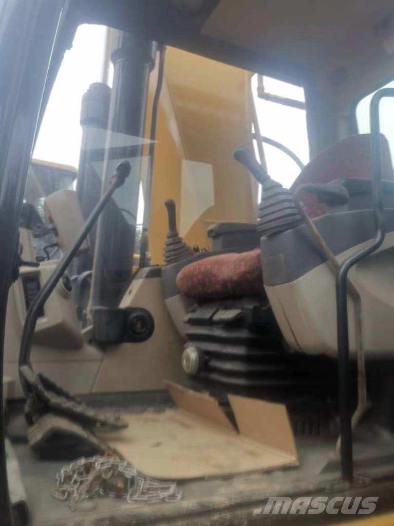 CAT 325 D Vikšriniai ekskavatoriai